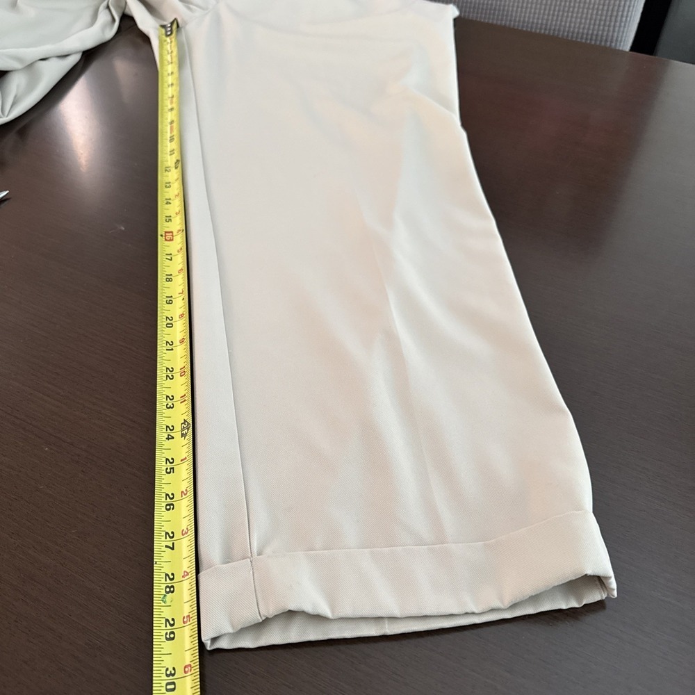 Nike Men's 38x30 (Fit 38x29.5) Beige Pleated Chino Golf Pants Cuffed - Picture 6 of 13